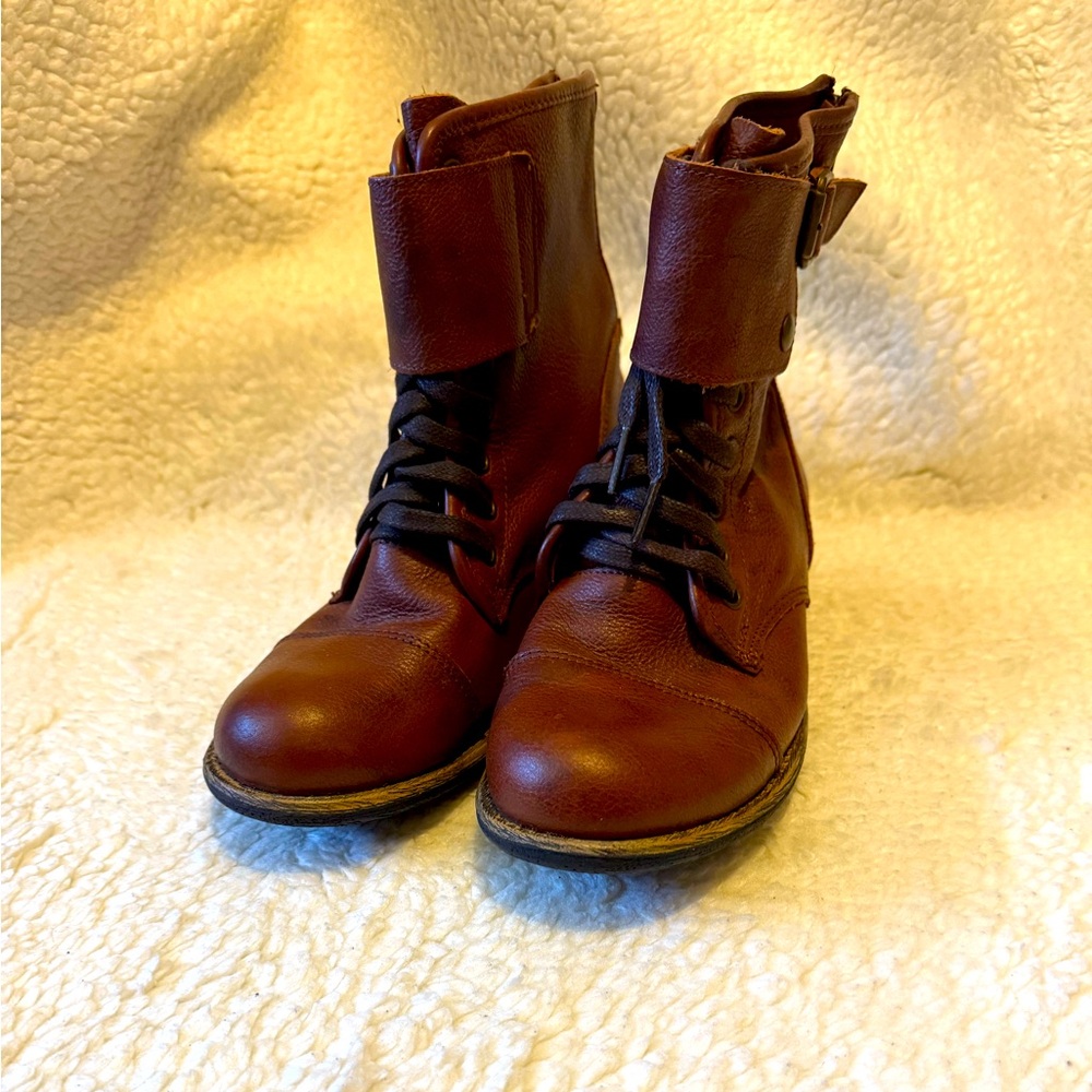 Lace tie boots